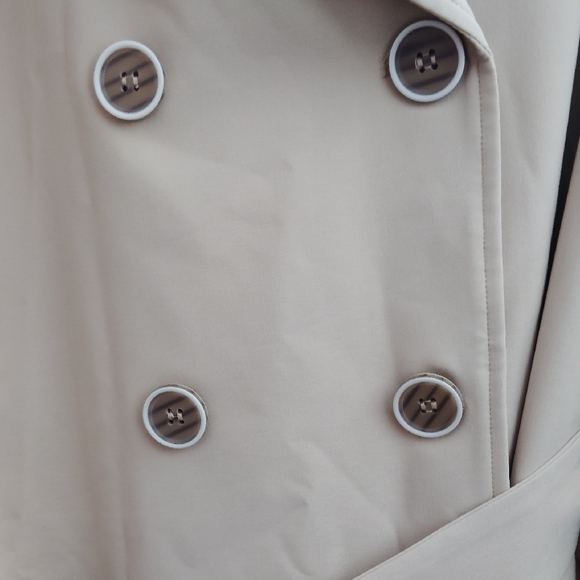 Plus Size Maddisyn Tie-Waist Cape Coat-Gabrielle Union x FTF in Iced Coffee Sz 2 - Picture 7 of 8